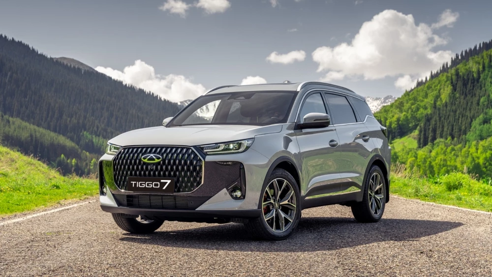 Chery Tiggo 7 в Казахстане сбоку спереди Tiggo 7L