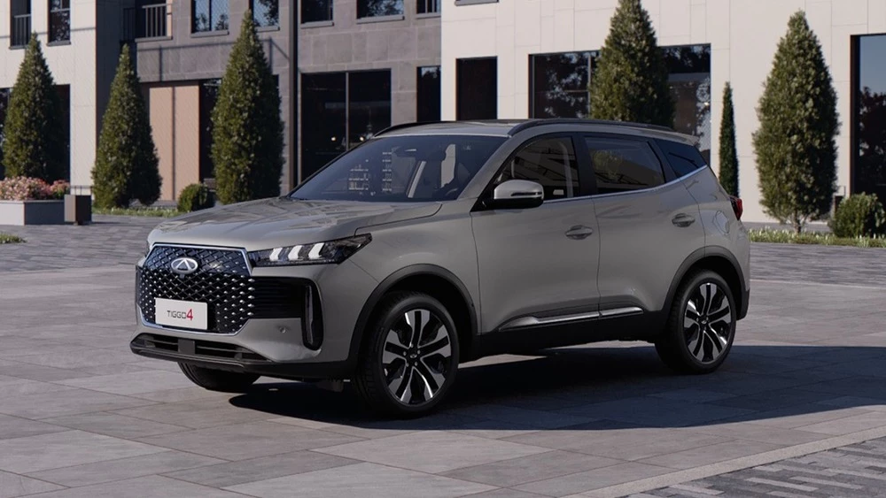 chery tiggo 4 у дилера в автосалоне фаворит моторс купить новый сбоку спереди