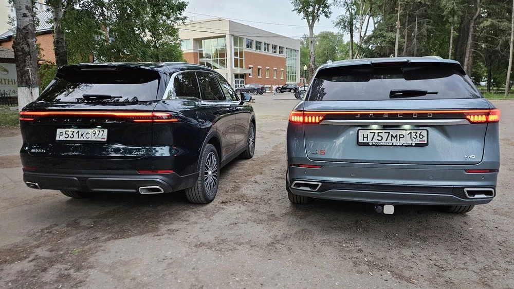 Chery Tiggo 9 Jaecoo J8 сзади сравниваем