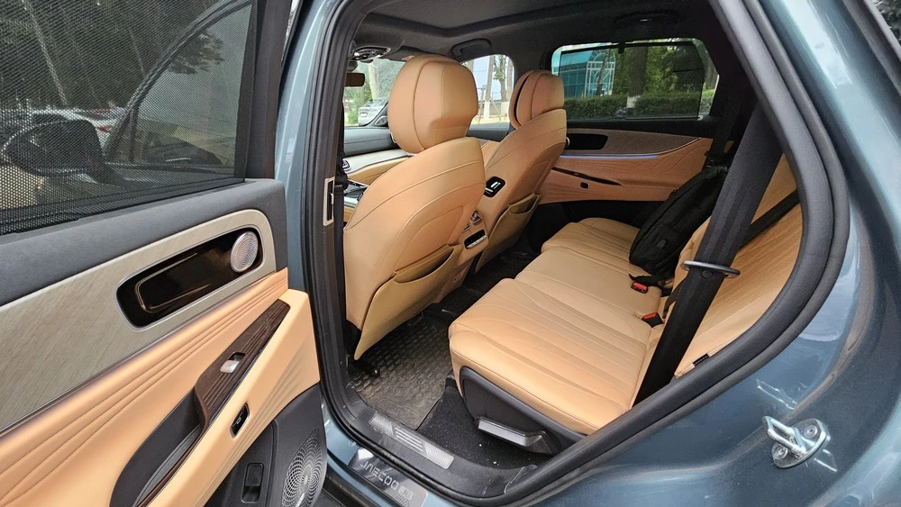 jaecoo j8 салон интерьер второй ряд сиденья