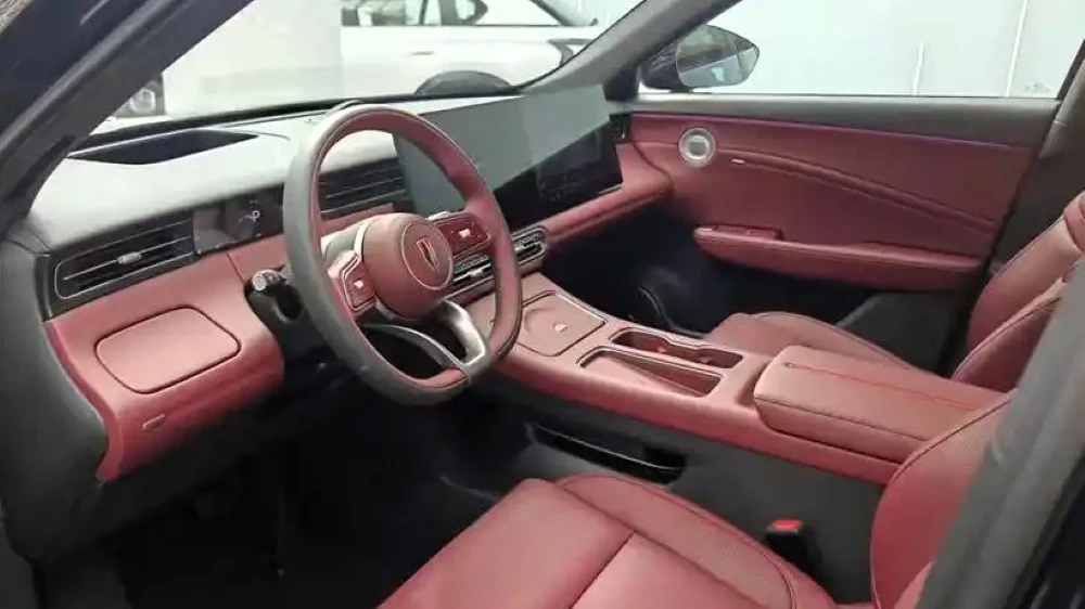 Кроссовер Hongqi HS6 PHEV интерьер