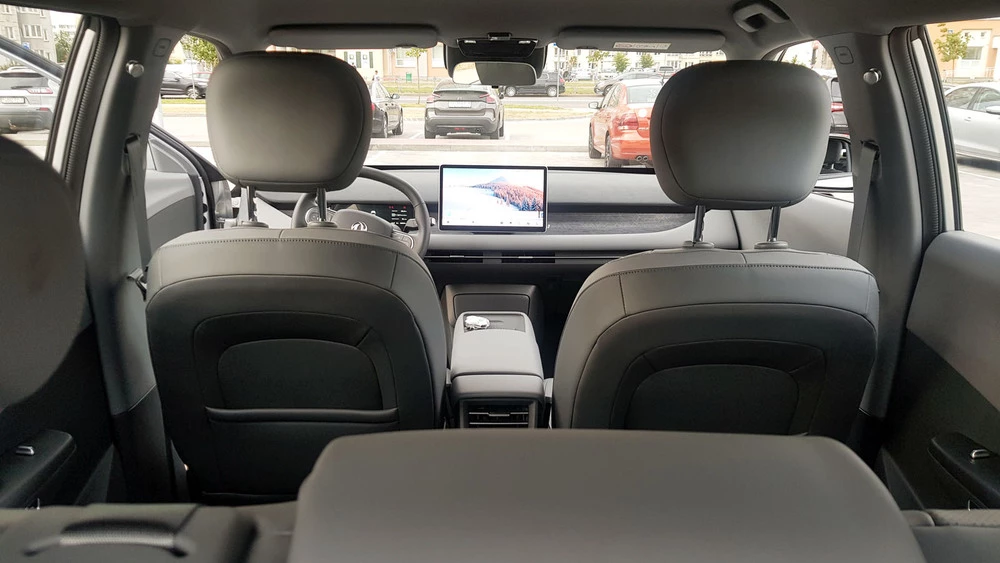 Электрический кроссовер Dongfeng Vigo салон интерьер