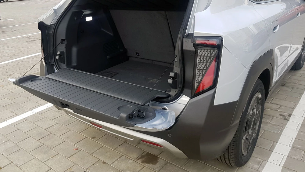 Электрический кроссовер Dongfeng Vigo багажник дверь