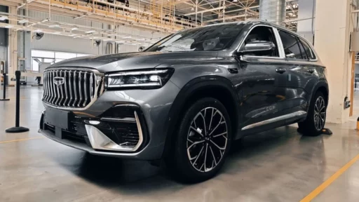 обновленный geely monjaro 2026 сбоку спереди в китае