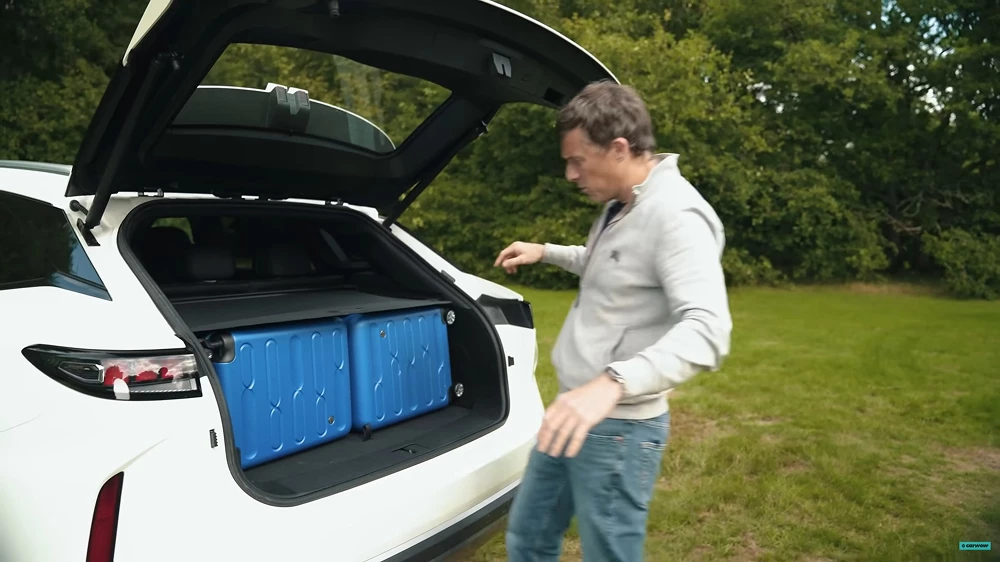 exeed rx omoda 9 багажник гибридный кроссовер обзор carwow мэт уотсон отзыв