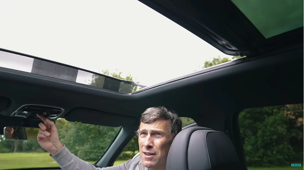 exeed rx omoda 9 салон черный панорамная крыша гибридный кроссовер обзор carwow мэт уотсон отзыв