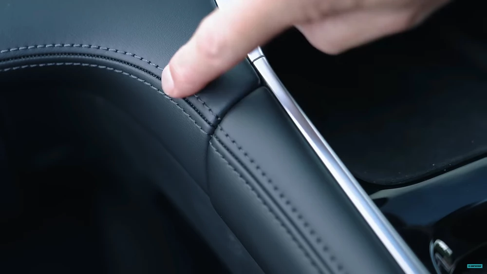 exeed rx omoda 9 салон черный строчка гибридный кроссовер обзор carwow мэт уотсон отзыв