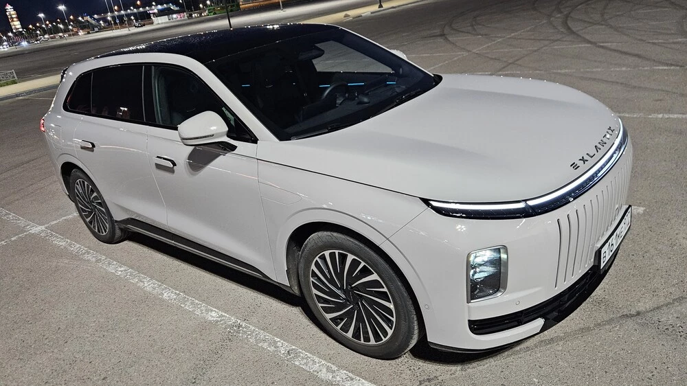 exlantix et тест сбоку спереди вечерний свет