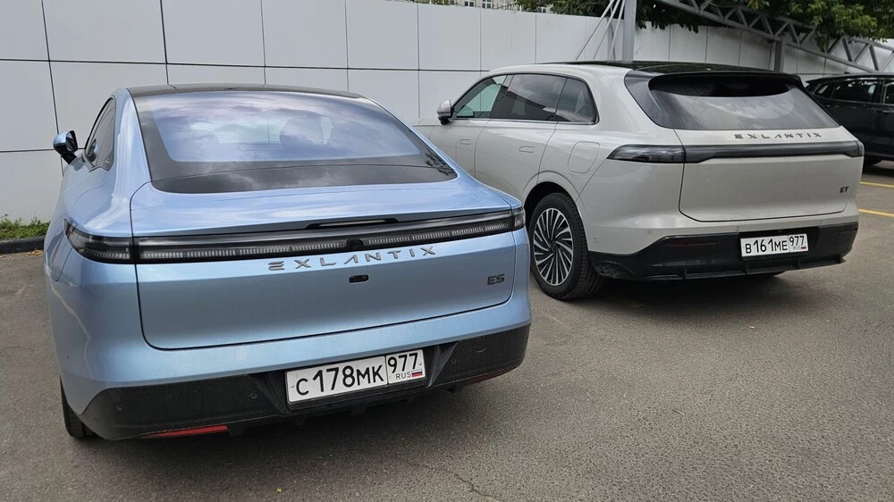 exlantix et тест сбоку сзади седан es