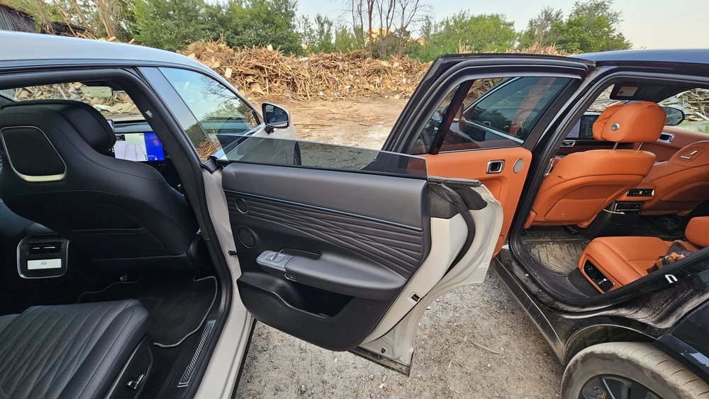 exlantix et тест сбоку двери открыты безрамочные