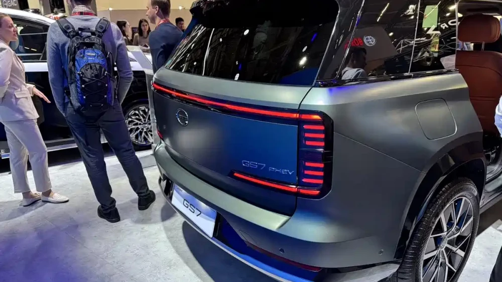 gac gs7 phev кроссовер сбоку сзади мюнхен iaa mobility 2025 предсатвлили в европе