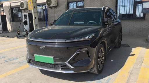 geely galaxy starship 7 ex5 em-i сбоку спереди кроссовер черный реальные отзывы китай плюсы минусы