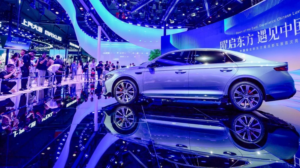 новый обновленный Geely Preface Dongfang Yao сбоку чэнду