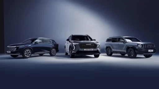 Haval city у дилера в автосалоне фаворит моторс сбоку спереди