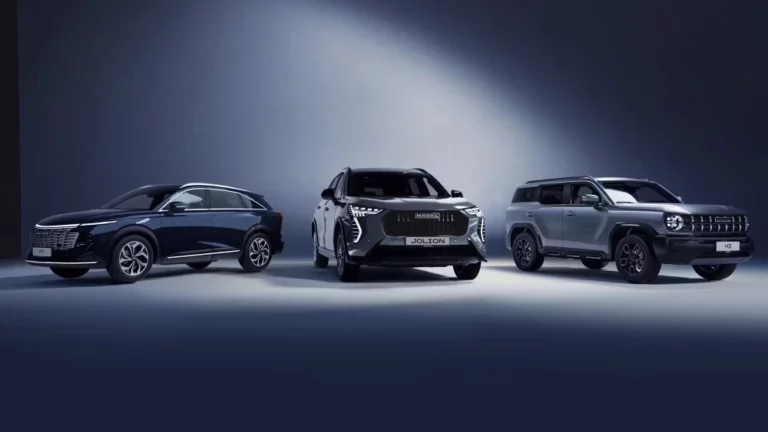 Haval city у дилера в автосалоне фаворит моторс сбоку спереди