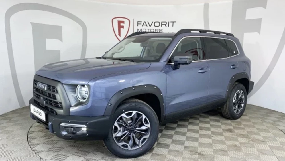 Haval Dargo X у дилера в автосалоне фаворит моторс сбоку спереди