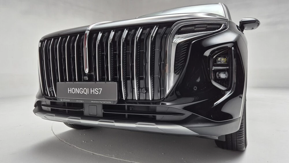 Hongqi HS7 спереди решетка радиатора