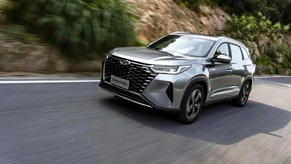 обновленный кроссовер Chery Tiggo 8 Pro сбоку спереди Китай