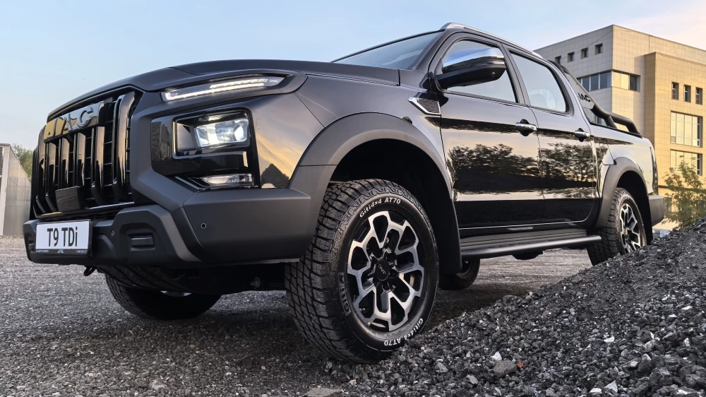 JAC T9 TDi Diesel сбоку спереди