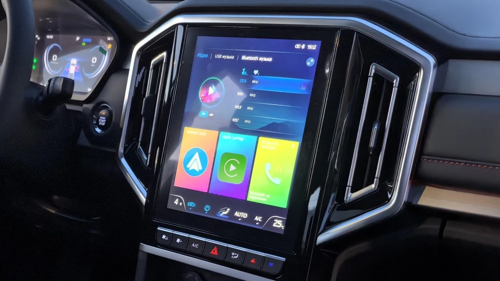 JAC T9 TDi Diesel салон интерьер мультимедиа медиасистема apple carplay android media