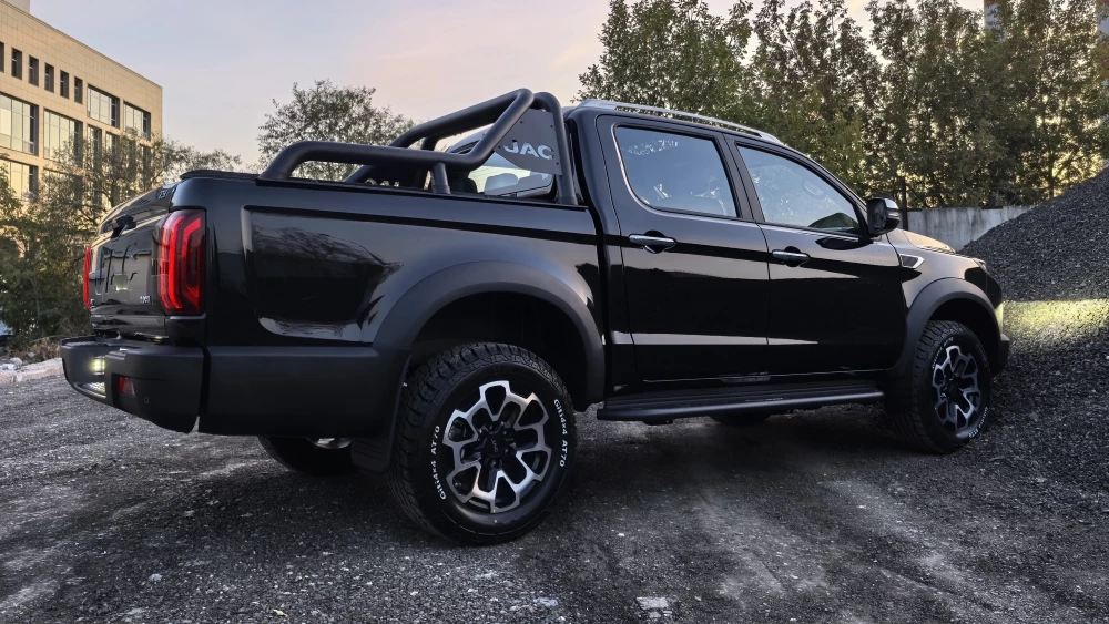 JAC T9 TDi Diesel сбоку сзади