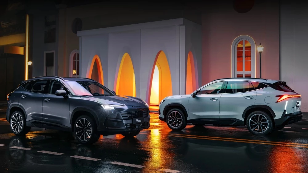 Кроссовер Soueast S06 сбоку спереди сзади