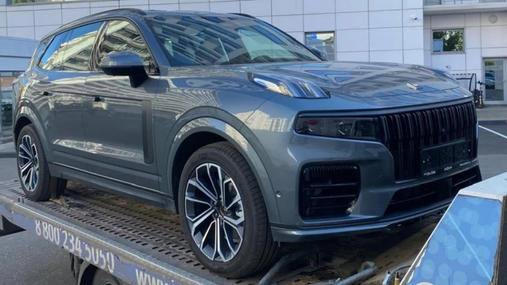 кроссовер nordcross 001 на базе lynk co 09 сбоку спереди в россии в москве