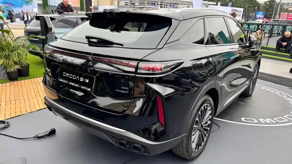 кроссовер Omoda 9 SHS сбоку сзади мюнхен iaa mobility 2025