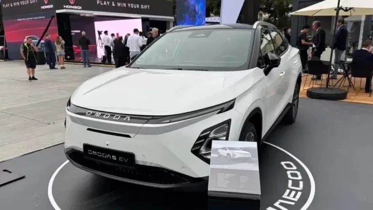 Omoda E5 сбоку спереди мюнхенский автосалон 2025