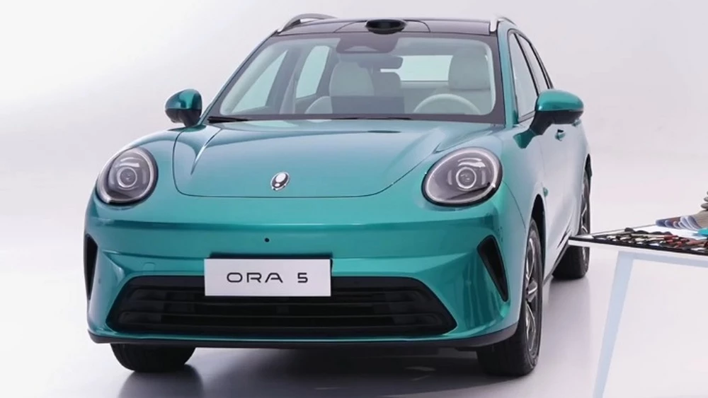 Электрический кроссовер Ora 5 спереди