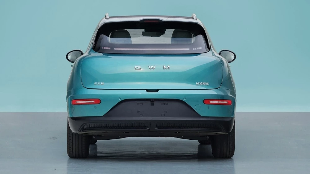 Электрический кроссовер Ora 5 i5 сзади