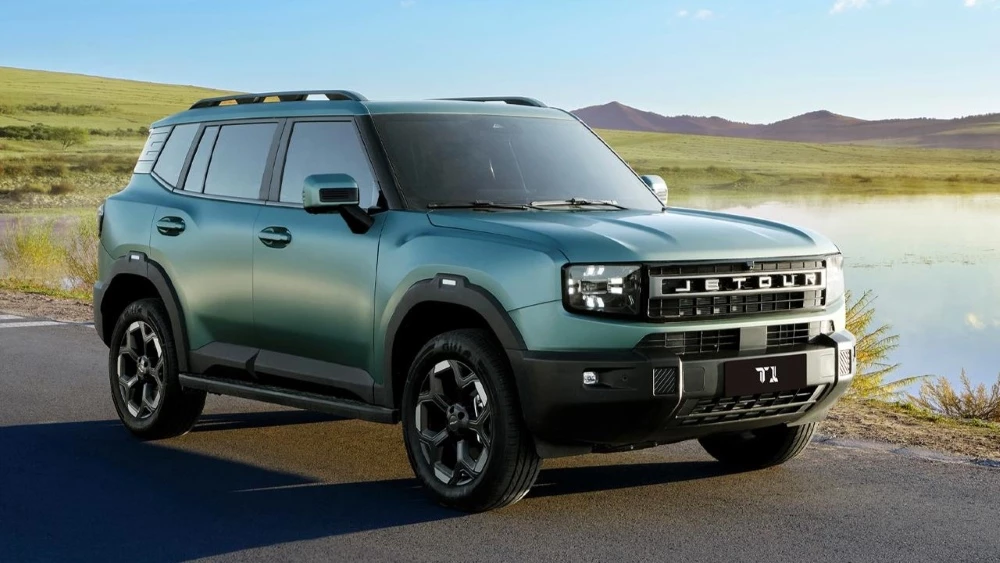Jetour T1 может получить гибрид для рынка России. У него 598 л.с. мощности кроссовер jetour t1 сбоку спереди
