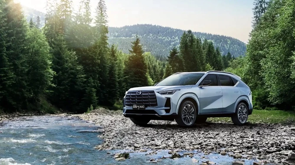 GAC GS4 AWD сбоку спереди полный привод