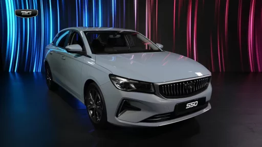 старт продаж belgee s50 спереди седан на базе geely emgrand серый