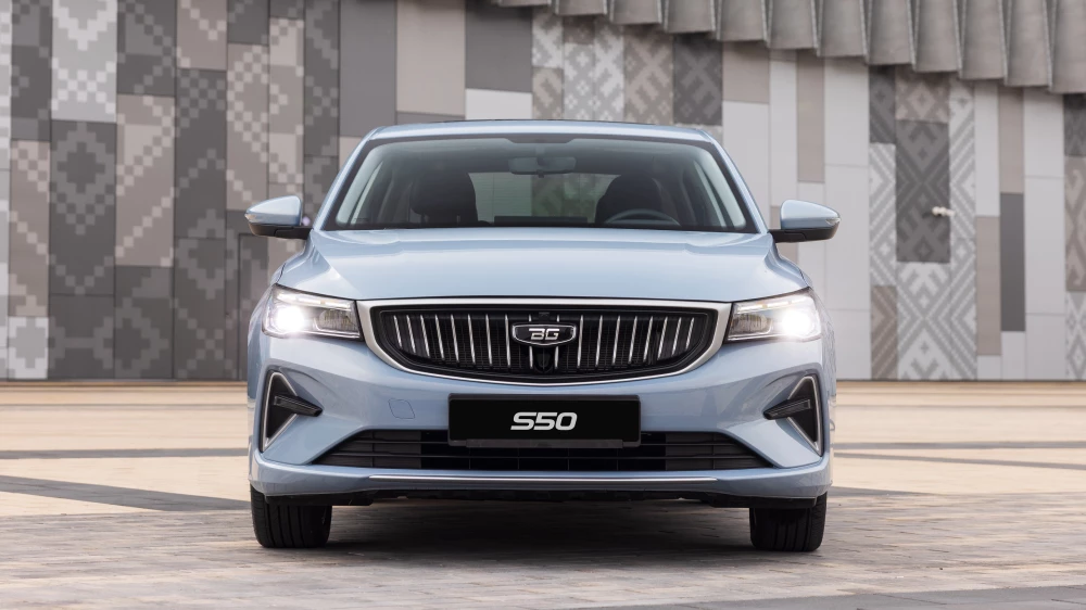 старт продаж belgee s50 спереди седан на базе geely emgrand серый