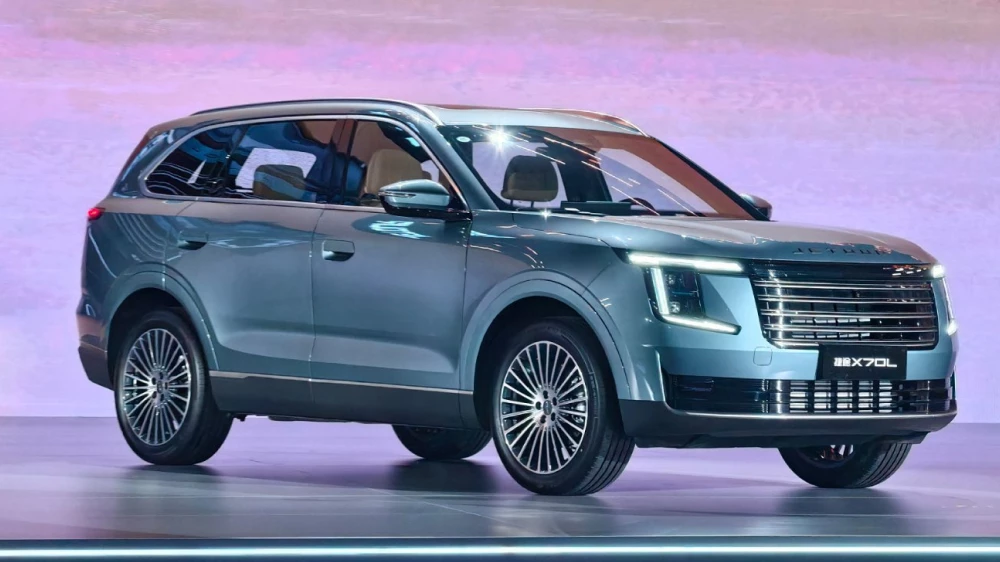 старт продаж jetour x70l кроссовер сбоку спереди