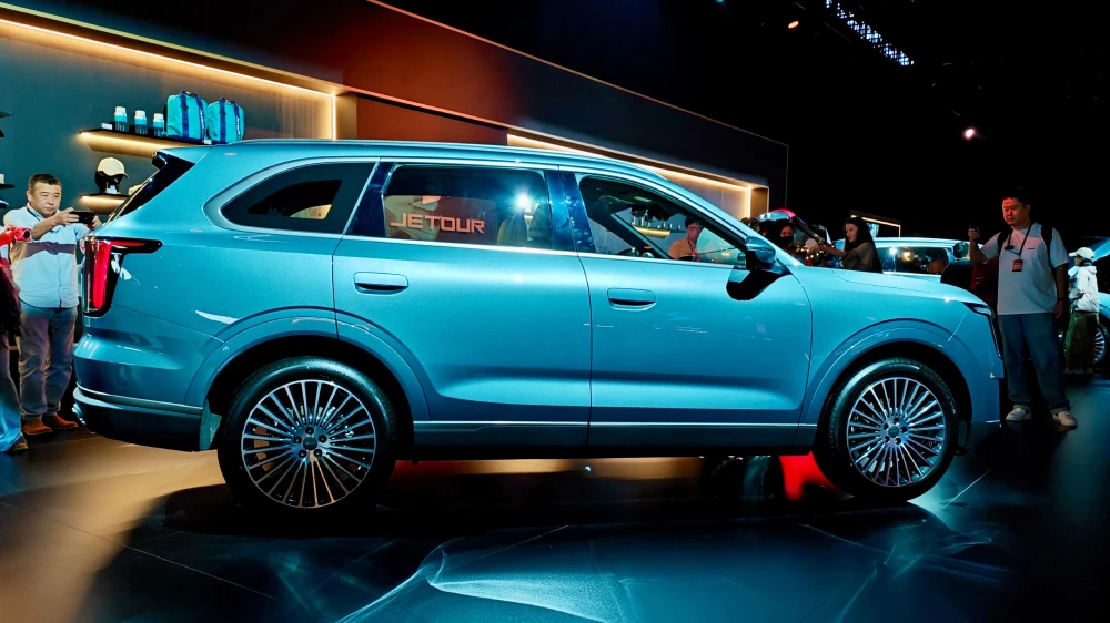 старт продаж jetour x70l кроссовер сбоку