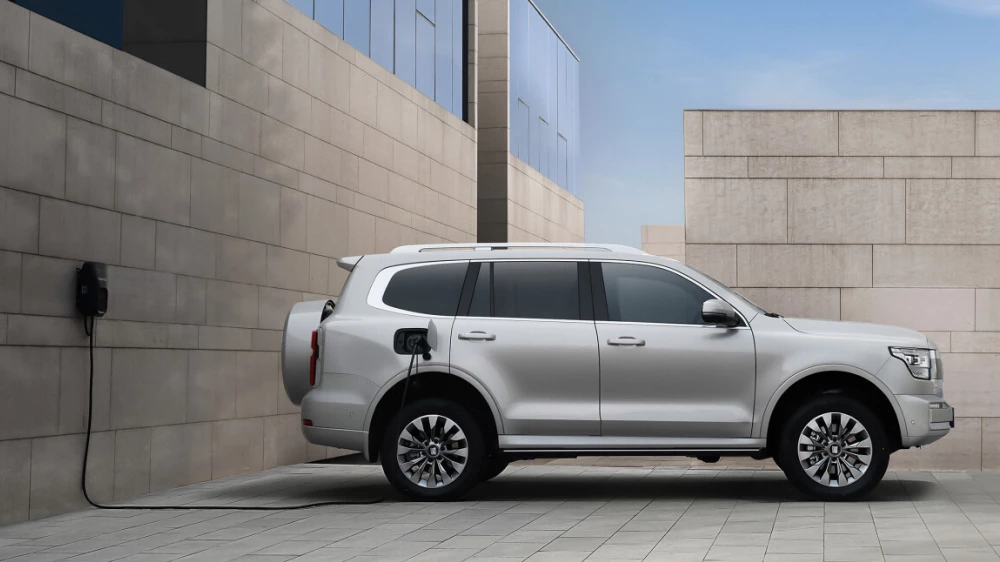 старт продаж внедорожника tank 500 hi-charge подзаряжаемый гибрид в россии сбоку