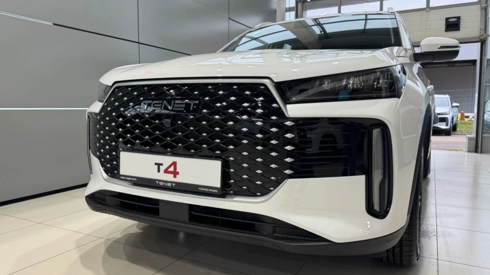 Tenet T4 у дилера в автосалоне кострома Лидер Авто спереди сбоку новый