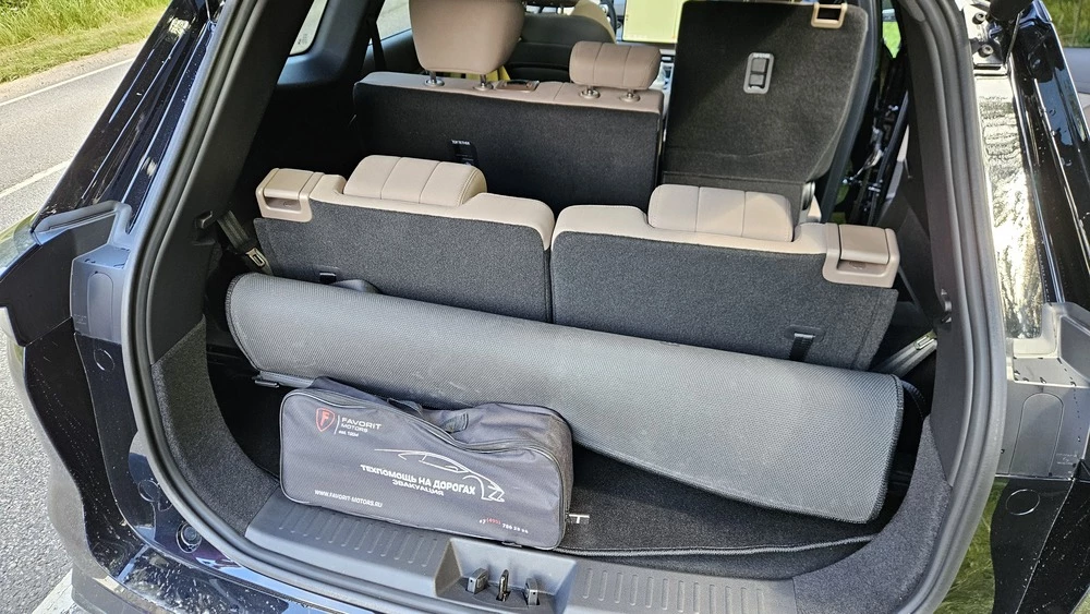 Tenet T8 салон интерьер багажник 7 мест