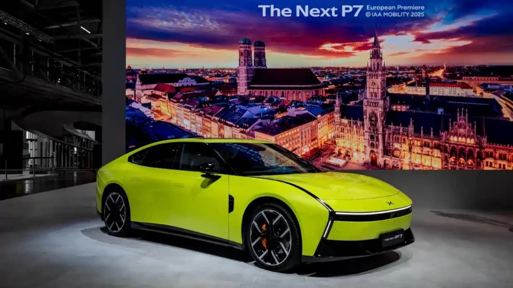 Xpeng P7 новый второе поколение мюнхенский автосалон 2025 сбоку спереди