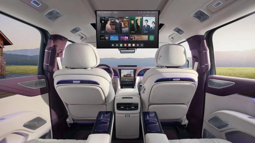 YangWang U8L салон интерьер второй ряд