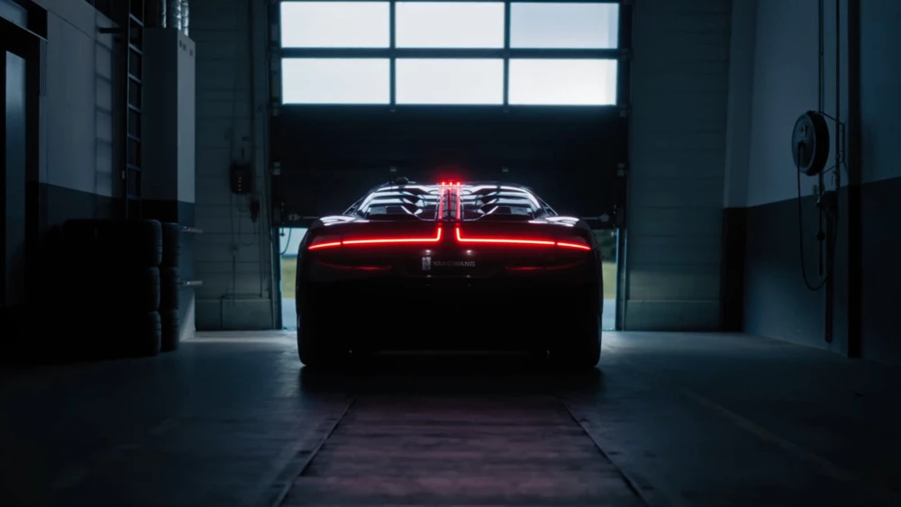 Обновленный гиперкар YangWang U9 Track Edition 02 сзади
