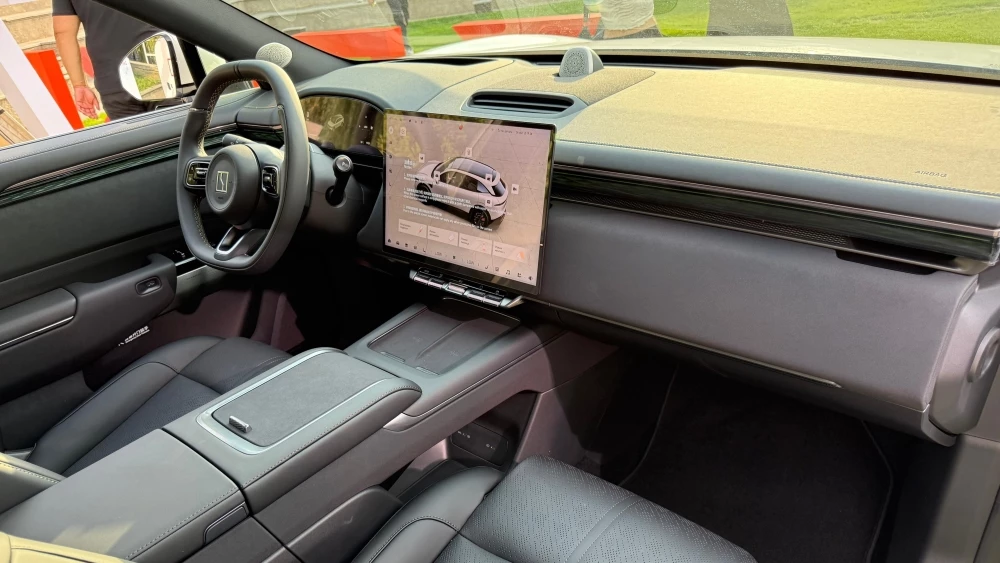 Кроссовер Zeekr 7X в Казахстане салон интерьер