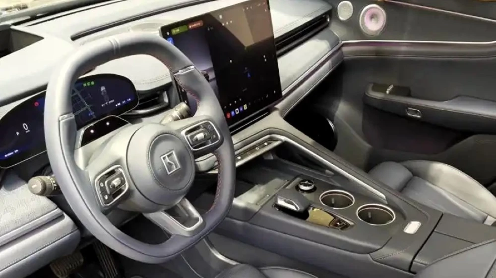 обновленный Zeekr 001 2026 интерьер у дилера Китай