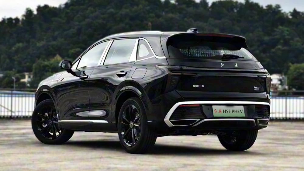 обновленный гибридный кроссовер Hongqi HS3 PHEV сбоку сзади