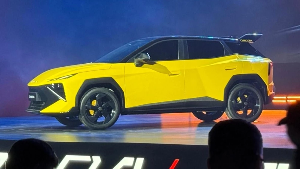 кроссовер omoda 4 ultra презентация сбоку