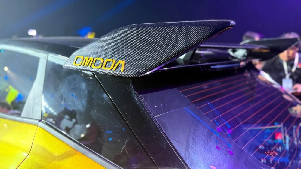 кроссовер omoda 4 ultra презентация сбоку
