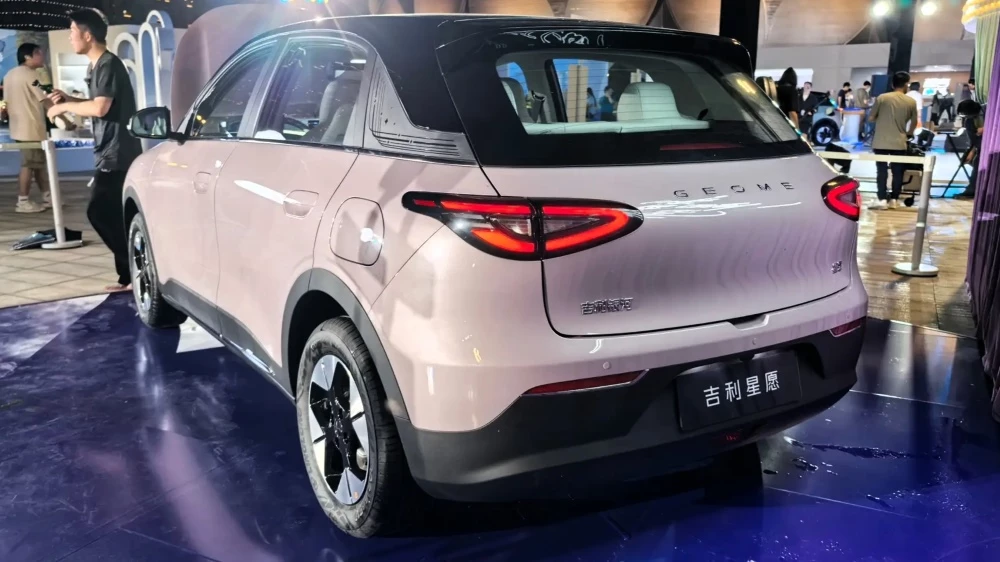 geely xingyuan обновленный 2026 старт продаж в китае сбоку сзади