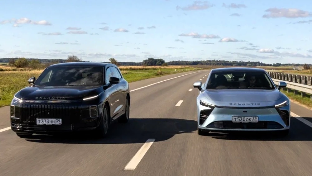 гибридные модели exeed exlantix et es спереди в динамике